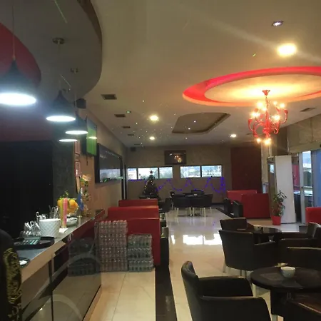 Rio Bar Retaurant 3* Lushnjë